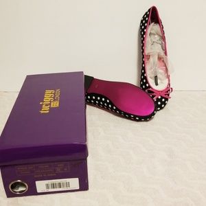 019 Twiggy of London shoes